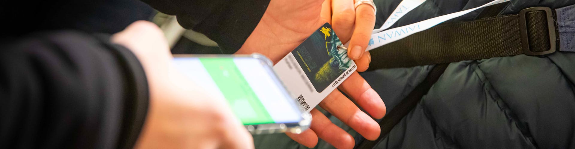 Une accréditation professionnelle du festival 2023