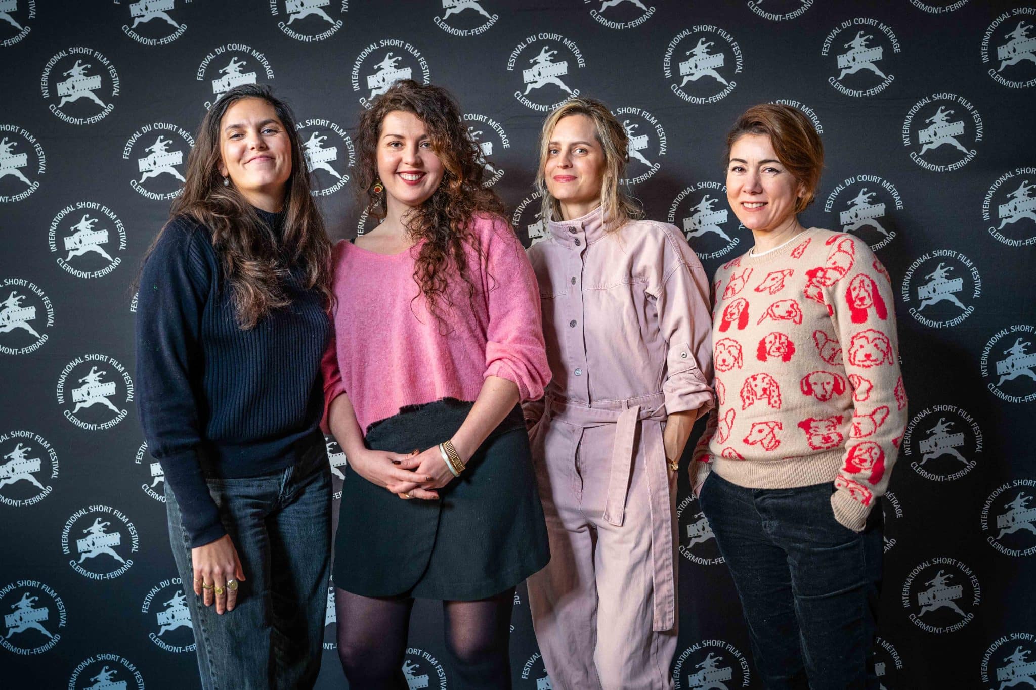 Jury national 2024 (Iris Brey, Aurélie Reinhorn, Sabrina Seyvecou, Sarah Saidan) prend la pose devant le photocall